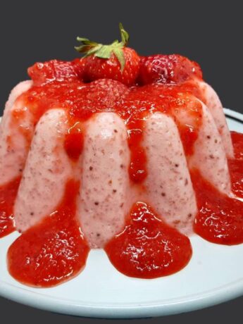 A dessert made of fresh strawberries